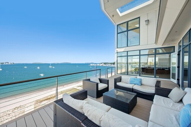 35 Regatta Rd