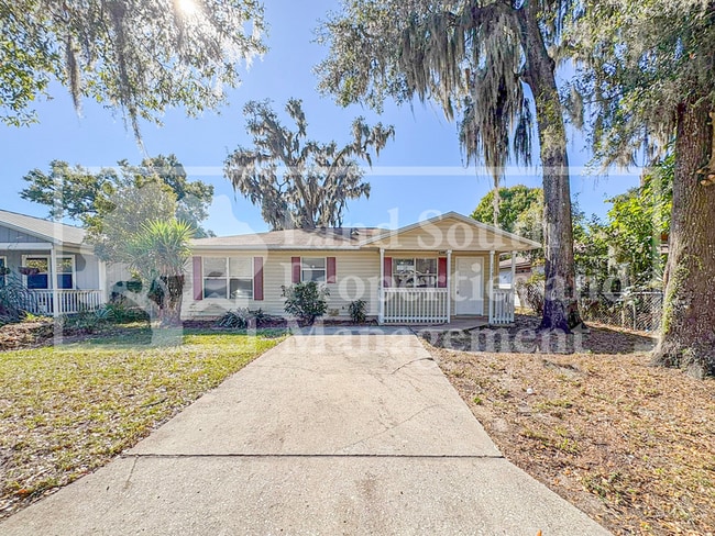 Building Photo - 1132 W Walnut St