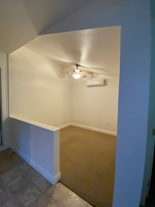 Vista desde la puerta principal - 3676 3rd Ave Unidad C