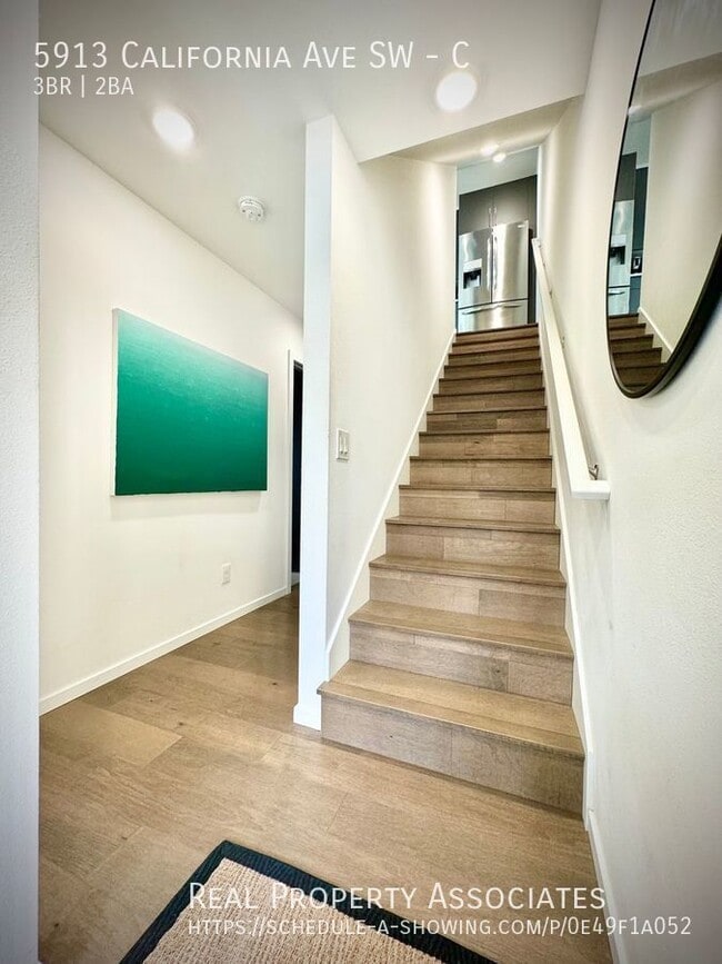 Photo - 5913 California Ave SW