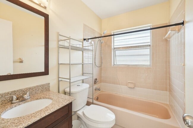 Building Photo - 4 Parkwood Villas Ct Rental