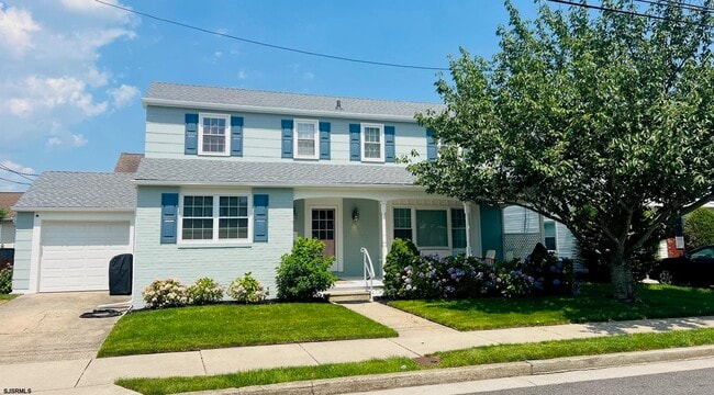 Photo - 611 N Delavan Ave