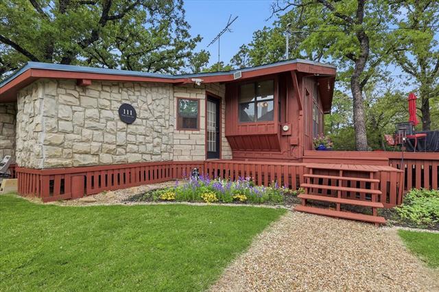 Building Photo - 111 Oaktree Ln