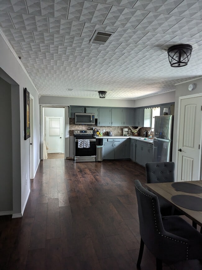 Photo - 502 N Caney Dr