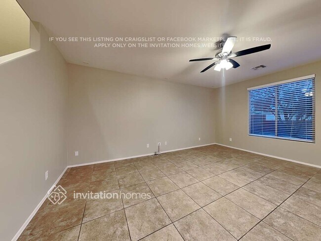 Photo - 3331 E Russell St