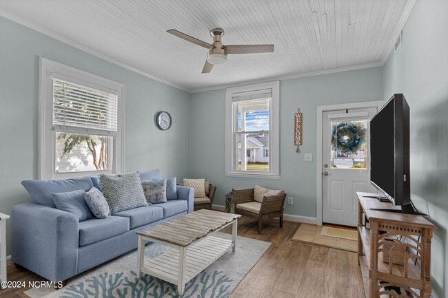Photo - 1406 Evans St