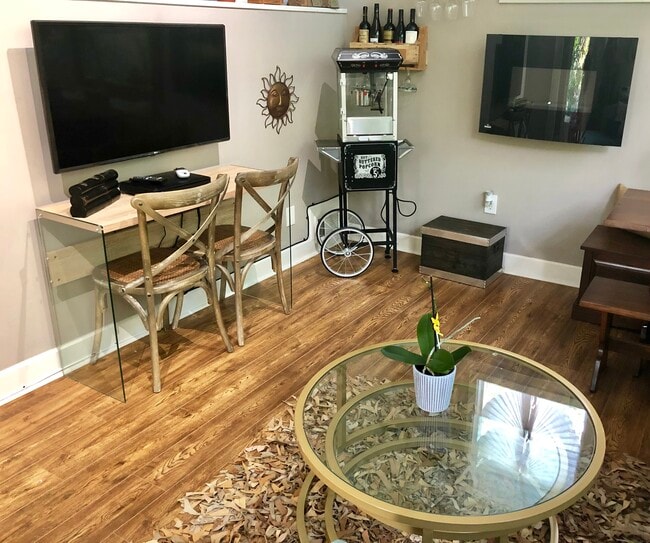 Photo - 599 E Morningside Dr NE