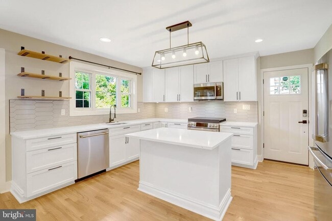 Photo - 4519 Holmes Run Pkwy