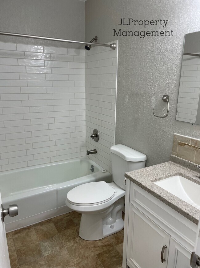 921 SW Kingscross Rd