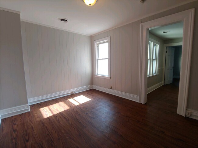 Photo - 876 Niagara St Unidad Upper Rear