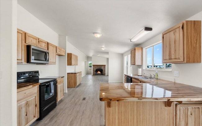 Photo - 24175 N Los Angeles St