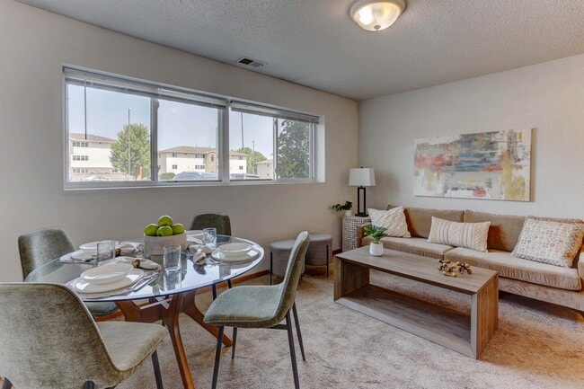 Ejemplo de cocina de 3 dormitorios y 1 baño - College Station