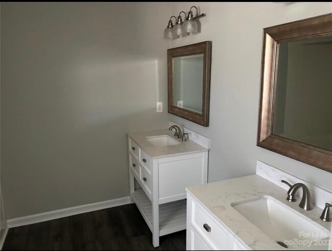 Photo - 100 Coventry Dr