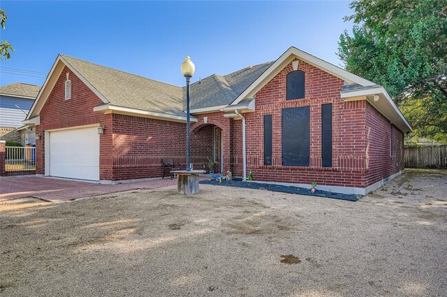 Photo - 10901 Parkfield Dr