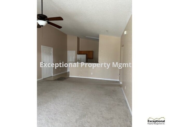 Photo - 2 Bedroom 2 bath Convenient Location! Available Now! WATER INCLUDED!!