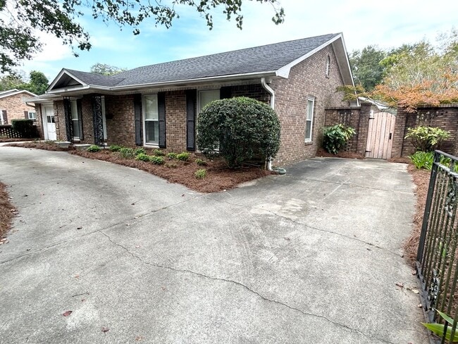 Photo - Historic District