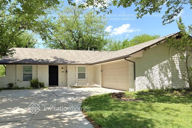 Building Photo - 425 Birchwood Dr