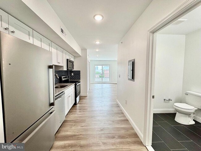 Photo - 4077 Lancaster Ave