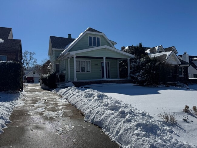 Photo - Charming Home For Rent Near UNO & Aksarben