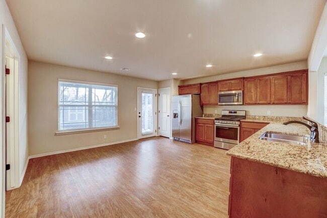 Building Photo - Bright & Modern 3BR Near TU & Cherry Stree...