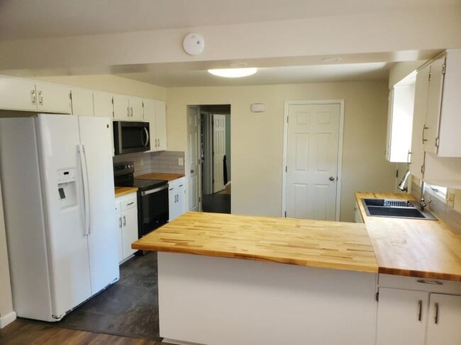 Photo - 3 bedroom in Billings MT 59102