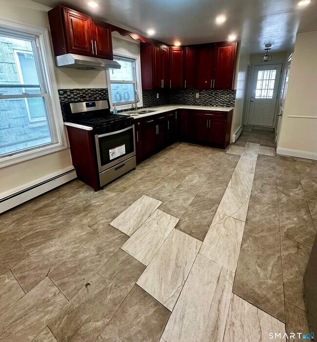 Photo - 147 Helen St Unit 2