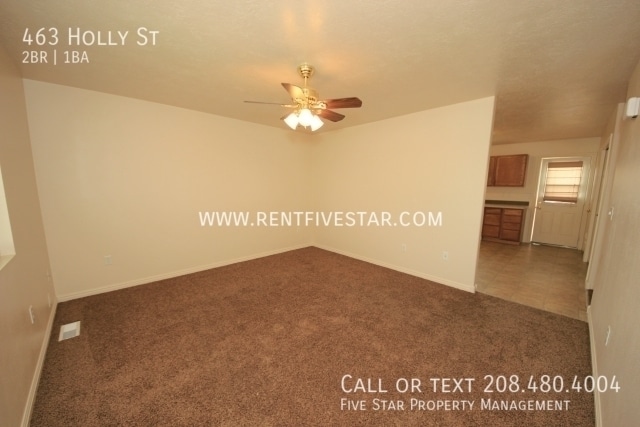 Photo - 463 Holly St