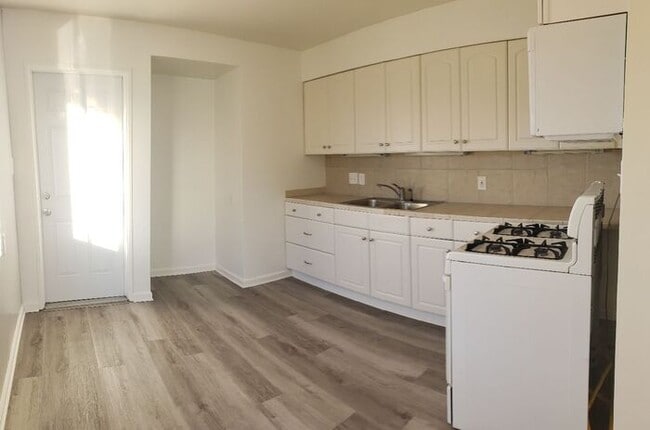 Photo - $1000 Rebate! Charming cottage style home w/ huge private yard in La Mesa (4812)