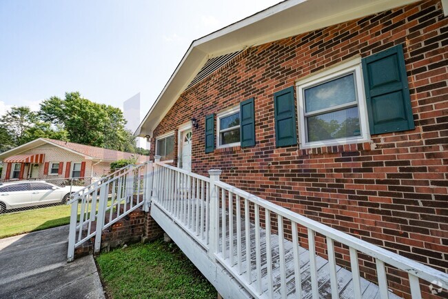 Building Photo - Comfort & Convenience: Charming 3-Bedroom ... Rental