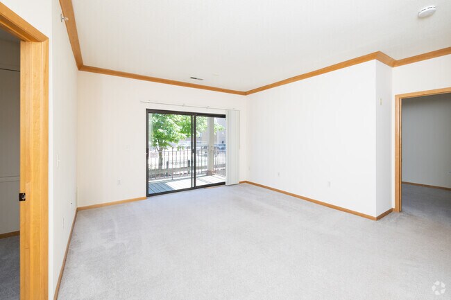 1BR, 1BA - 806SF - Living Room - The Franklin