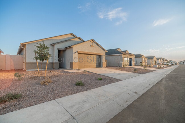 5549 E Cinder Ln