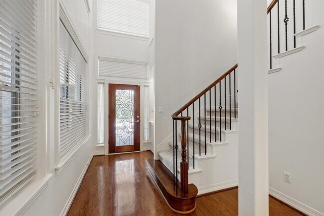 Photo - 5429 Fairdale Ln