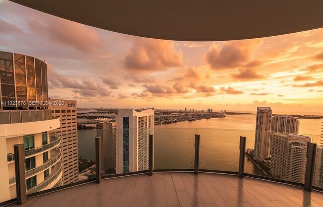 Photo - 300 Biscayne Blvd Way Unidad 4201