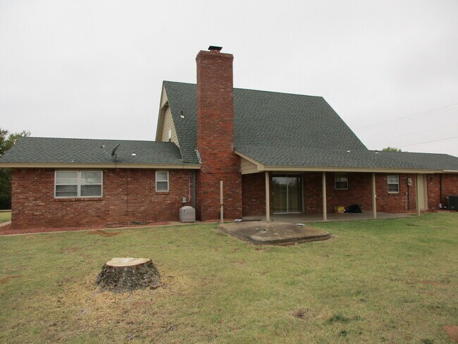 Photo - Spacious 3 bedroom 2.5 bath home!