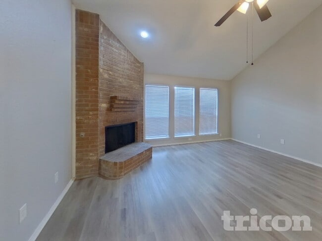 Photo - 907 Ponds Ct