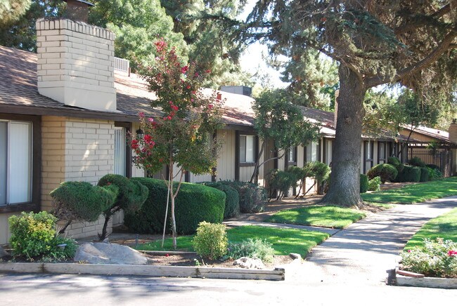 Photo - Yardley Gardens