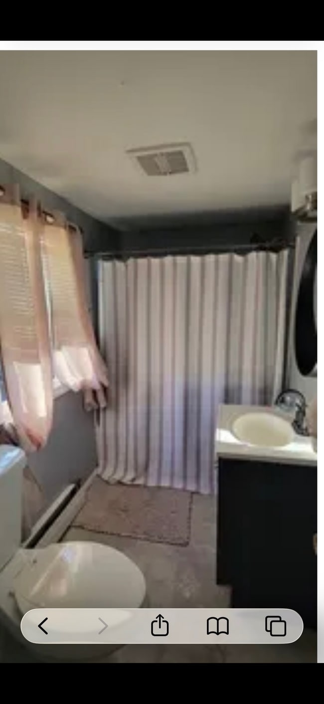 Photo - 138 Draper St Unit Draper street left side