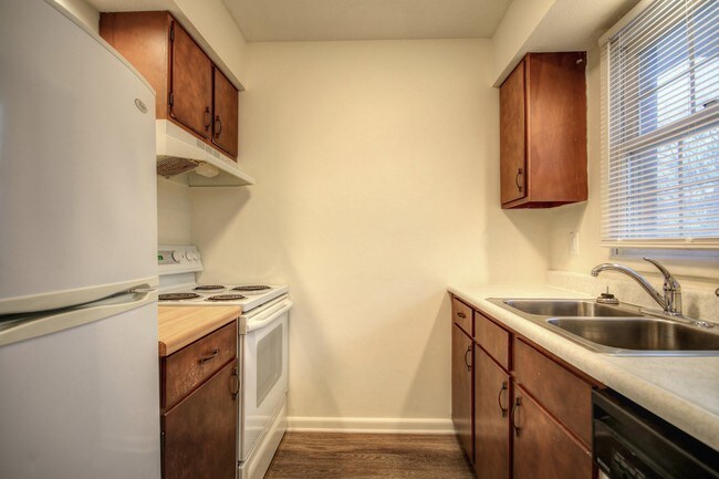 Photo - Lincolnshire Townhomes