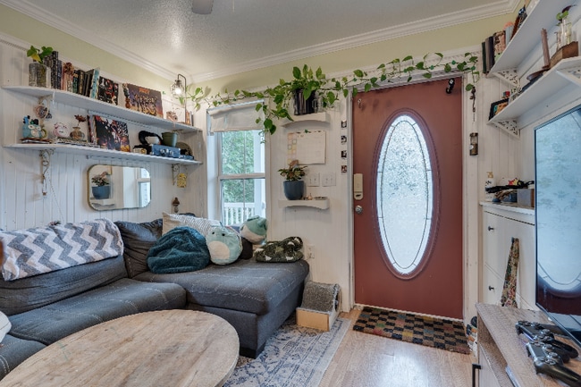 Photo - 624 W 7th Ave