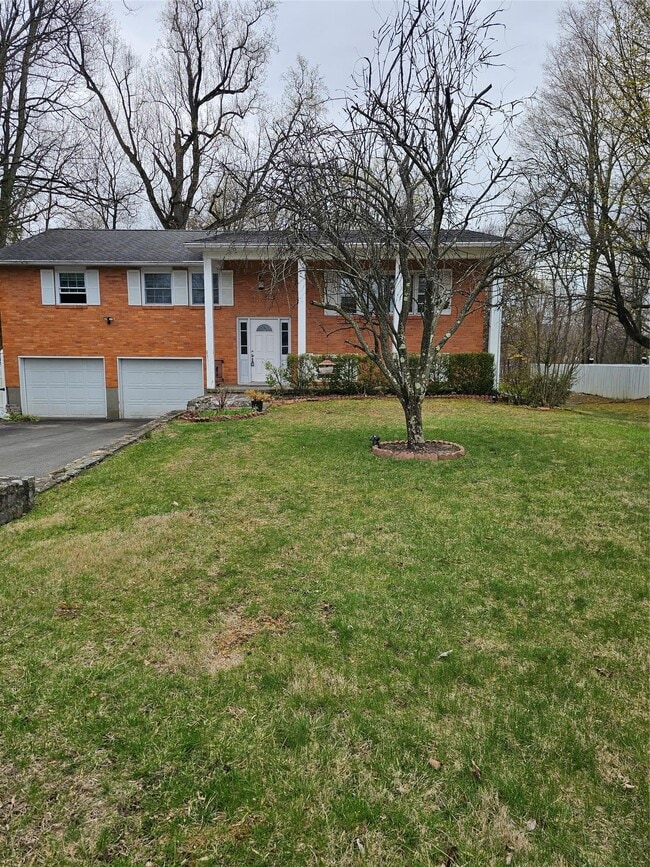 Photo - 15 Louise Dr House