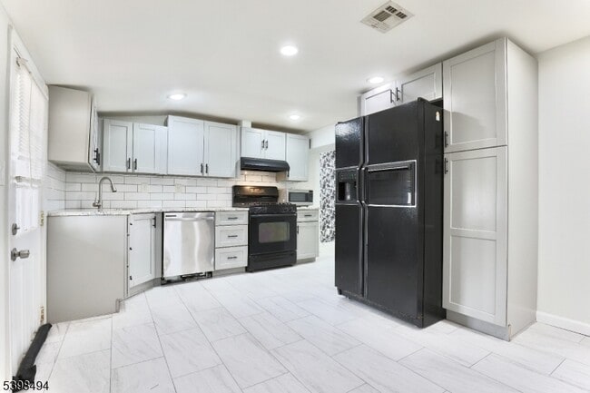 Photo - 220 E Munsell Ave