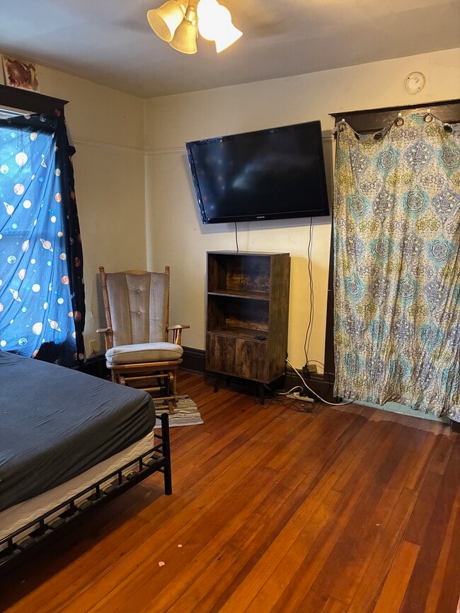 Photo - 2078 Atwood Ave Unit C