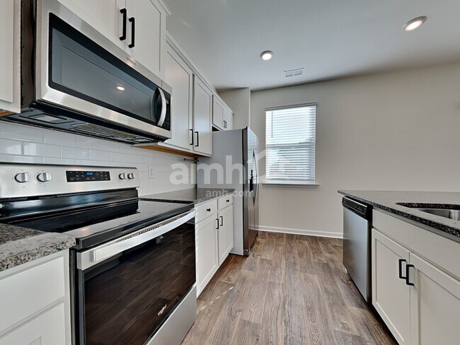 Photo - 121 Decker Dr