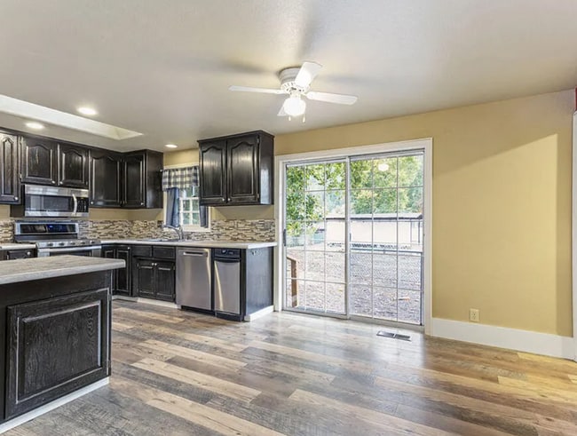 Photo - 132 Lloyellen Dr
