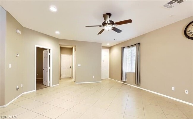 Photo - 965 Chestnut Chase St