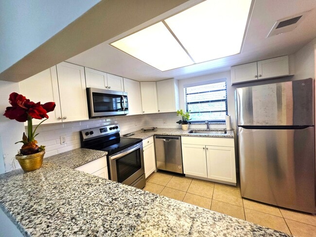 Photo - 400 18th St Unit M-7