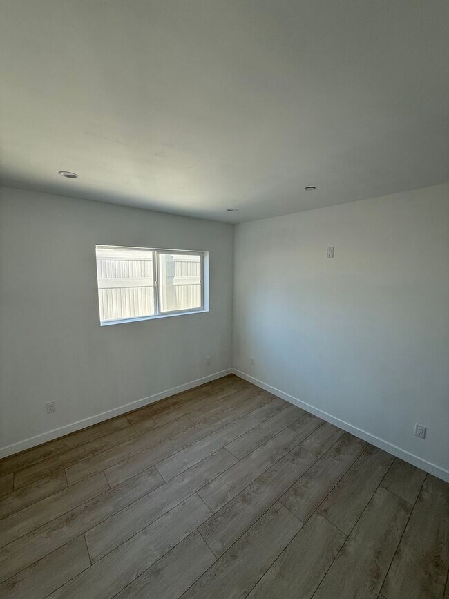 22026 Saticoy St Unit 22026 1/2