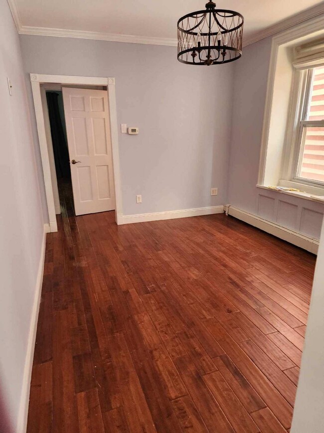 Photo - 148 Nesbit St