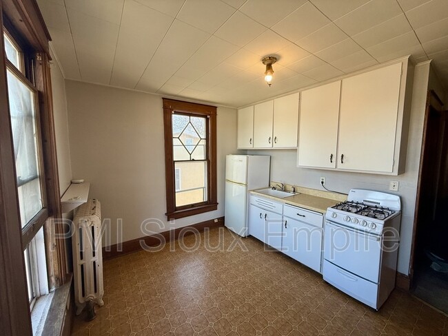 Photo - 731 W 18th St Unit 4