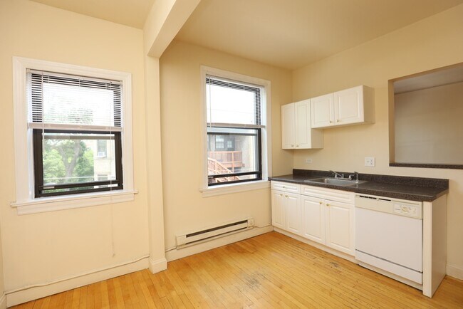 1238 Oak Ave Unit F4